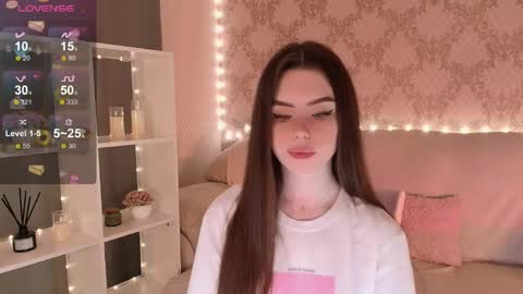 Mia online show from May 1, 3:43 am