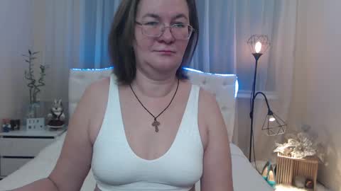 holymilfa online show from January 31, 7:50 am