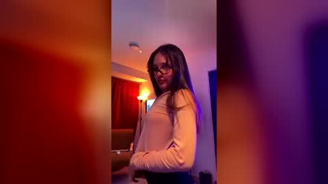 honeeeey_ online show from August 5, 11:44 pm
