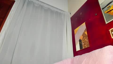 honey  monroe online show from August 3, 9:04 am