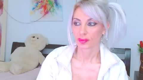 honey_lara online show from February 4, 2:03 am