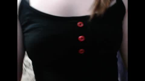 Snapshot of honey_mood chatting on October 23, 4:35 pm Lina online show from October 23, 4:35 pm