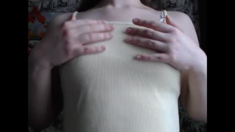 Snapshot of honey_mood chatting on October 28, 8:31 am Lina online show from October 28, 8:31 am