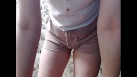 Snapshot of honey_mood chatting on February 26, 1:54 pm Lina online show from February 26, 1:54 pm