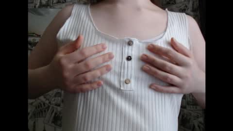 Snapshot of honey_mood chatting on September 19, 7:29 am Lina online show from September 19, 7:29 am