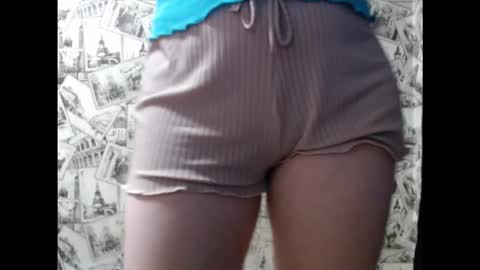 Snapshot of honey_mood chatting on October 4, 2:22 pm Lina online show from October 4, 2:22 pm