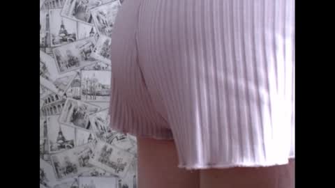 Snapshot of honey_mood chatting on March 3, 7:04 am Lina online show from March 3, 7:04 am