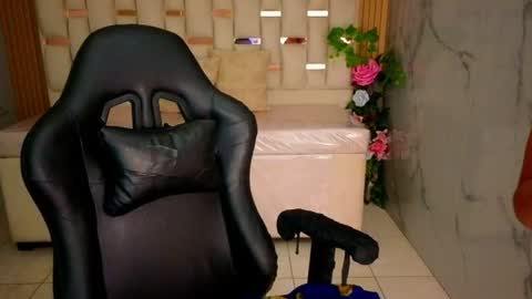 HONEY  online show from July 17, 1:37 pm