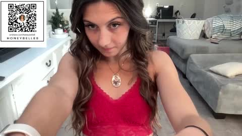 Snapshot of honeybelle8 chatting on December 4, 2:26 pm belle brunette online show from December 4, 2:26 pm