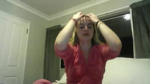 honeyblakex online show from May 2, 9:12 am