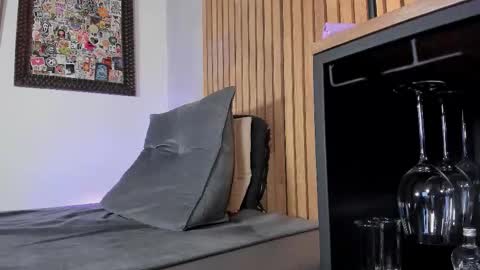 Sofia independent model online show from February 19, 11:54 am