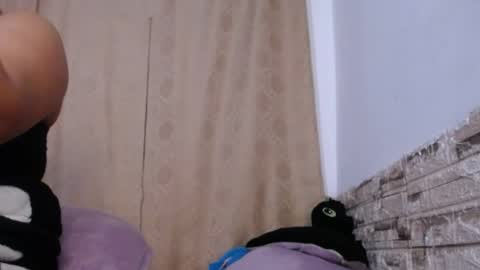 honeypussy3021 online show from May 1, 8:50 am