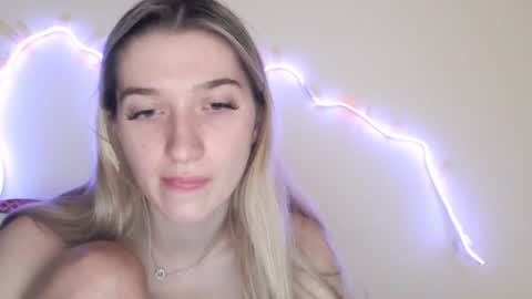 honeyveil online show from June 26, 11:44 am