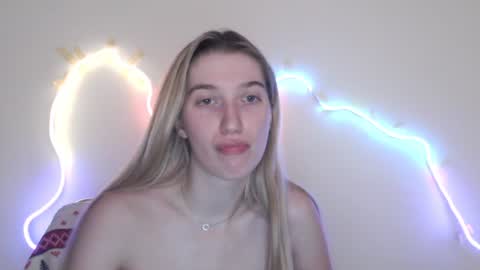 honeyveil online show from June 19, 12:19 pm