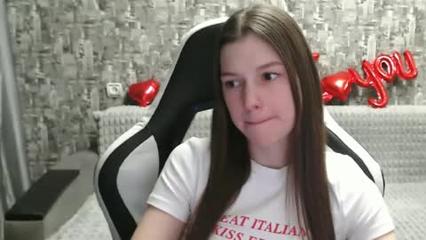 Snapshot of honeyynancyy chatting on March 11, 4:07 pm Nancy online show from March 11, 4:07 pm