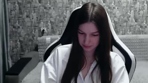 Snapshot of honeyynancyy chatting on February 27, 5:47 pm Nancy online show from February 27, 5:47 pm