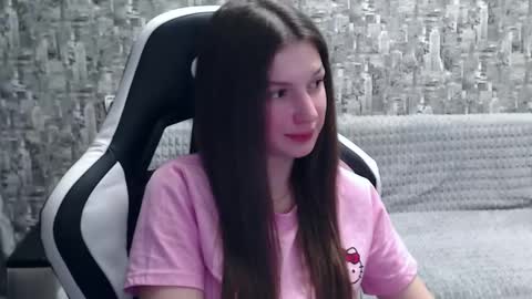 Snapshot of honeyynancyy chatting on December 13, 3:11 pm Nancy online show from December 13, 3:11 pm