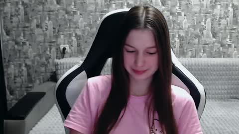Snapshot of honeyynancyy chatting on March 4, 3:26 pm Nancy online show from March 4, 3:26 pm
