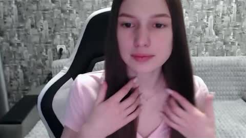 Snapshot of honeyynancyy chatting on February 11, 11:42 am Nancy online show from February 11, 11:42 am