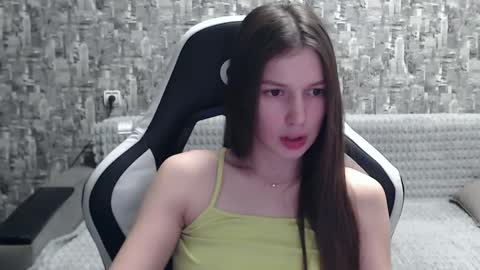 Snapshot of honeyynancyy chatting on January 3, 1:25 pm Nancy online show from January 3, 1:25 pm