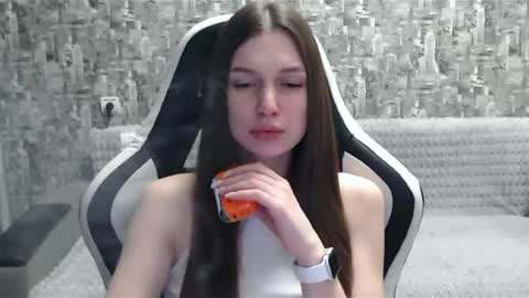 Snapshot of honeyynancyy chatting on February 7, 1:22 pm Nancy online show from February 7, 1:22 pm