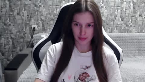Snapshot of honeyynancyy chatting on December 7, 12:35 pm Nancy online show from December 7, 12:35 pm