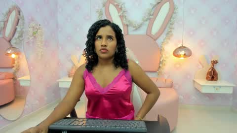 Horny Curls  online show from May 17, 4:00 am