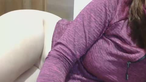 Snapshot of horny_hey chatting on February 26, 4:30 am Serena online show from February 26, 4:30 am
