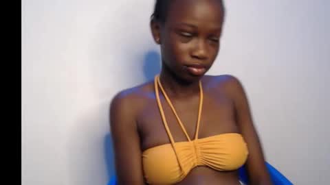 Snapshot of horny_pettie chatting on October 4, 8:42 am Anabel online show from October 4, 8:42 am