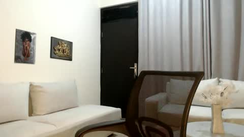 horny_princcess online show from December 3, 5:32 am