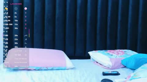 Khloe  online show from February 6, 12:30 pm