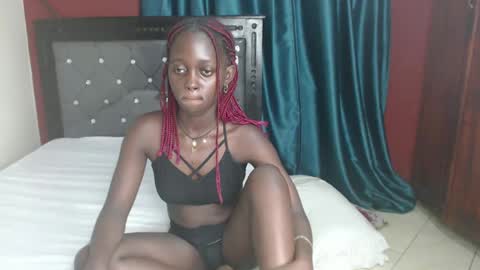 Snapshot of hornybella4 chatting on February 22, 4:37 pm Bella online show from February 22, 4:37 pm