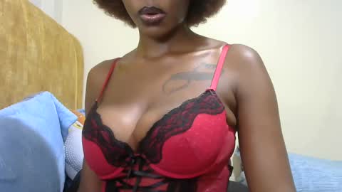 Snapshot of hot_ebony11 chatting on March 3, 5:47 pm chooo pie online show from March 3, 5:47 pm