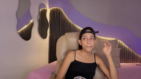 Alana online show from June 18, 9:30 pm