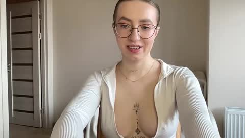 Lina online show from December 21, 8:28 am