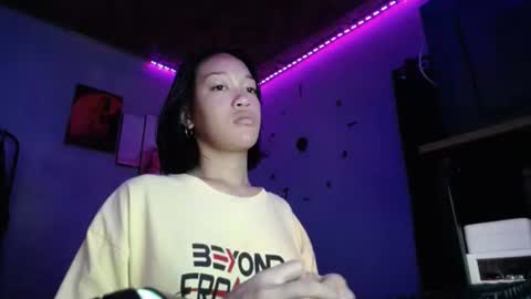 Snapshot of hot_lunax chatting on January 2, 7:55 am khim online show from January 2, 7:55 am