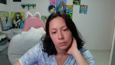 Mia online show from July 2, 2:23 pm