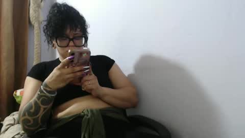 Snapshot of hotandpower10 chatting on February 14, 3:11 am Hot and PowerHOPE U MISS ME online show from February 14, 3:11 am