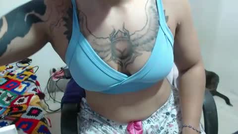 Snapshot of hotandpower10 chatting on September 17, 3:15 am Hot and PowerHOPE U MISS ME online show from September 17, 3:15 am