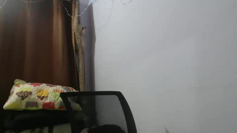 Snapshot of hotandpower10 chatting on February 7, 3:34 am Hot and PowerHOPE U MISS ME online show from February 7, 3:34 am