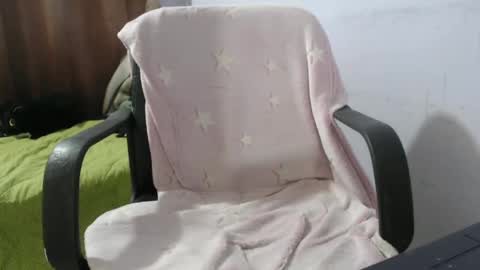 Snapshot of hotandpower10 chatting on March 5, 11:16 pm Hot and PowerHOPE U MISS ME online show from March 5, 11:16 pm