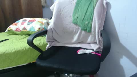 Snapshot of hotandpower10 chatting on February 20, 12:08 am Hot and PowerHOPE U MISS ME online show from February 20, 12:08 am