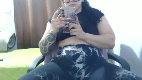 Snapshot of hotandpower10 chatting on February 21, 2:06 am Hot and PowerHOPE U MISS ME online show from February 21, 2:06 am