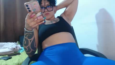 Snapshot of hotandpower10 chatting on February 11, 2:35 am Hot and PowerHOPE U MISS ME online show from February 11, 2:35 am