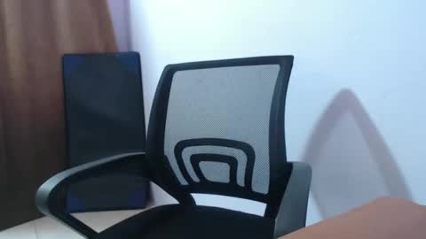 Snapshot of hotandpower10 chatting on January 13, 1:34 am Hot and PowerHOPE U MISS ME online show from January 13, 1:34 am