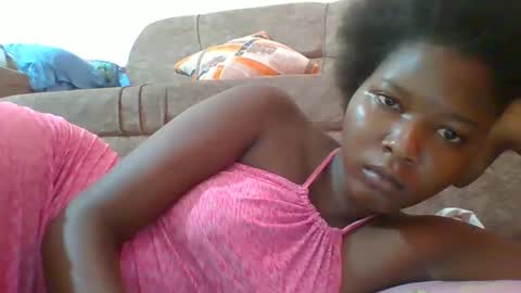 Snapshot of hotbabbee chatting on February 6, 5:35 am love online show from February 6, 5:35 am