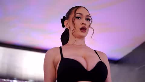 Anais online show from July 3, 9:04 am