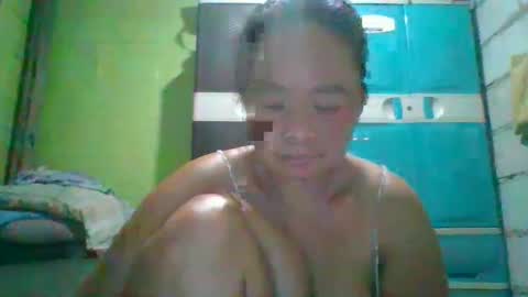 hotchicks4uxx online show from January 6, 10:15 pm