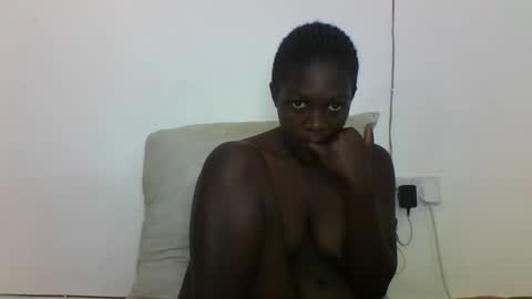 Snapshot of hotcutetracie chatting on September 18, 2:43 am VICTORIA online show from September 18, 2:43 am