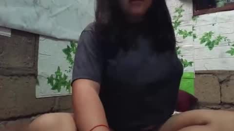 hotiemorenagurl18 online show from December 14, 6:52 am